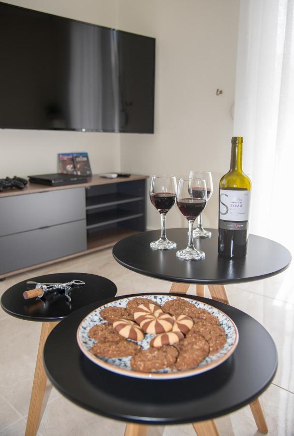 Center Manolia Dream 3 Bedroom Apartment 100M Away From The Beach Chania  Екстер'єр фото